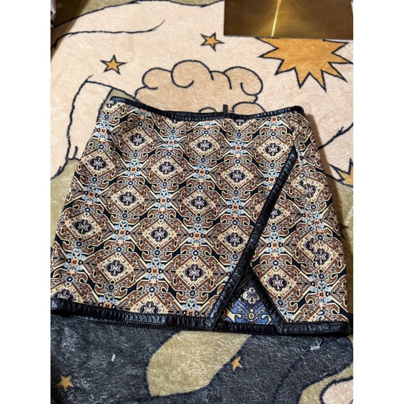Express Dresses & Skirts - Reversible Tapestry Mini Skirt Faux Leather Trim Geometric Medallion ID 90163